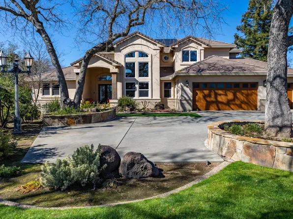 11424 Valley Oak Dr, Oakdale, CA 95361