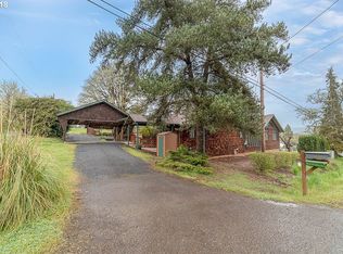 685 Sweet Ln, Cottage Grove, OR 97424