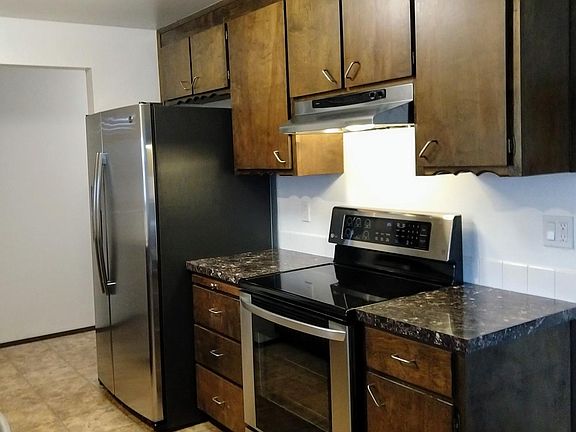Beautiful, higher-end LG 5 burner smooth top range with low temperature, self-cleaning oven.