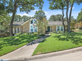 5700 Stage Line Dr, Arlington, TX 76017