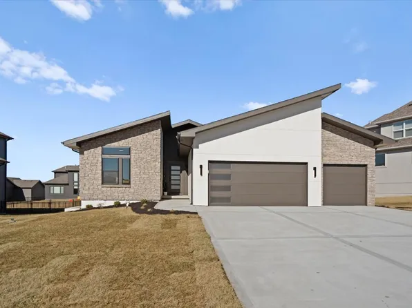 2606 SW Farm Field Rd, Lees Summit, MO 64081