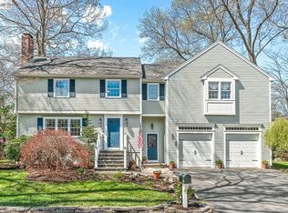 90 Edgemoor Ave, Wellesley, MA 02482