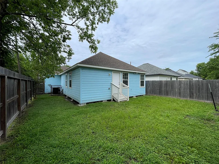 3340 Simmons St — Photo 16