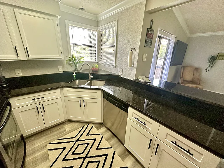 3014 Antique Oaks Cir #114 — Photo 4