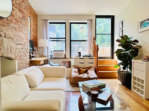 4th image of 16-18 Charles St #4B