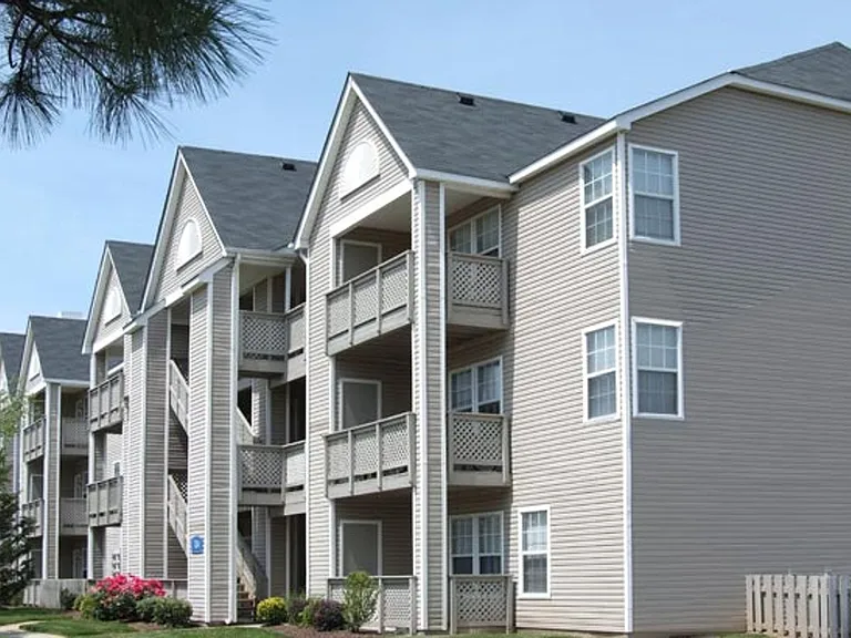Featherstone Apartments at Kiln Creek — Photo 47