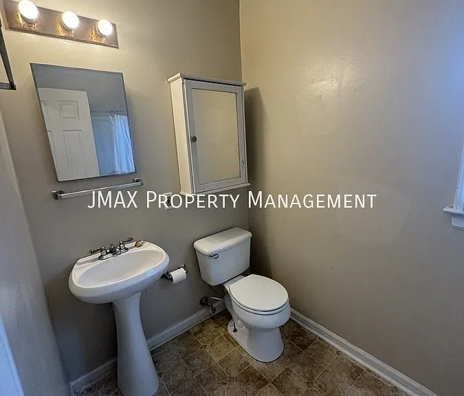 1624 Redwood Rd SE — Photo 8