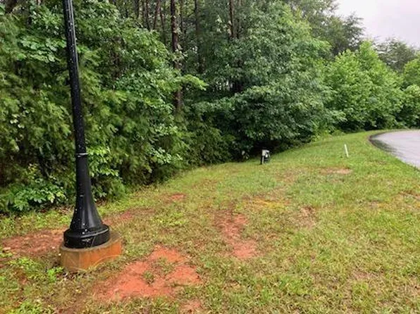 25 Jefferson Dock Rd, Penhook, VA 24137