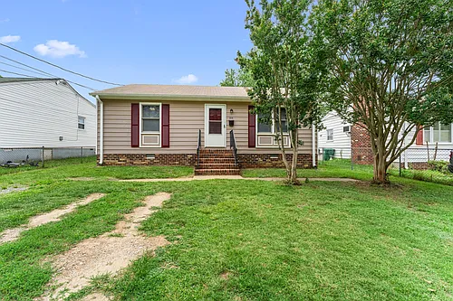 104 N Oak Ave Photo 1