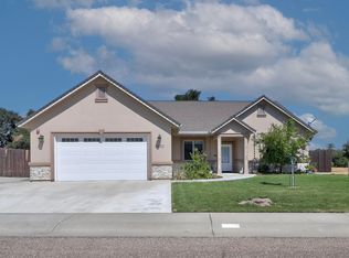 1430 Leonard Ln, Red Bluff, CA 96080