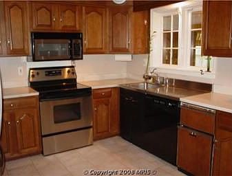 2nd image of 818 Fairway Dr