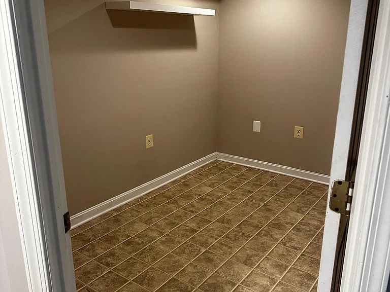 1146 Riverboat Ct — Photo 12