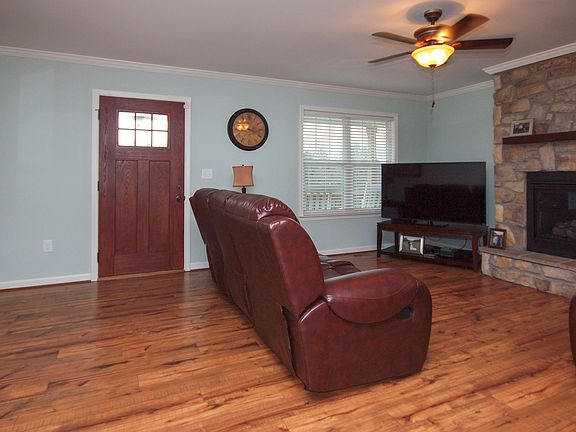 5th image of 344 Price St