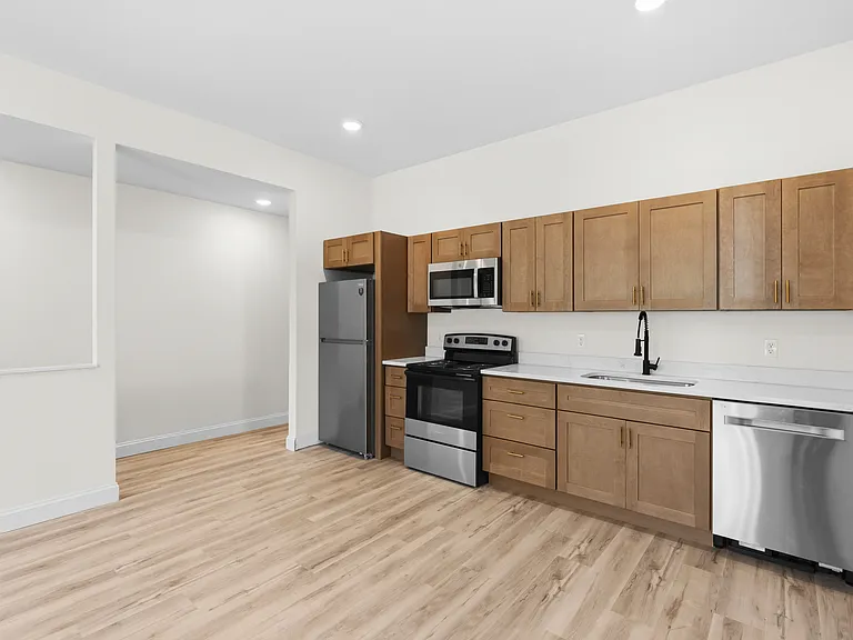 3124-3126 Nebraska Ave #2F — Photo 3