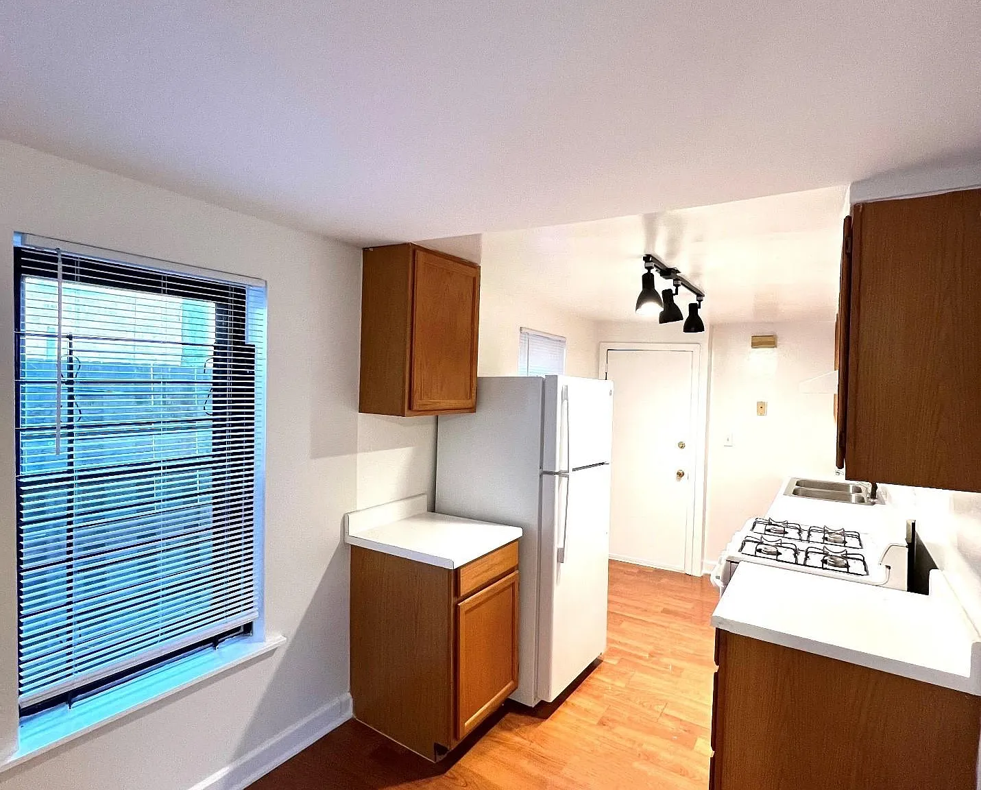 1 bed, $1,800 — Photo 2