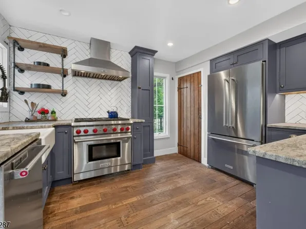 79 W Main St, Mendham Boro, NJ 07945