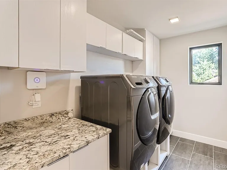 1634 S Grant St — Photo 25