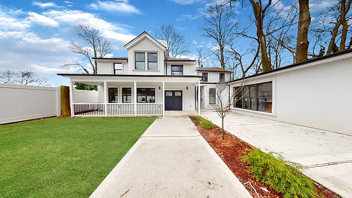 Sold by Remax Edge | media 25