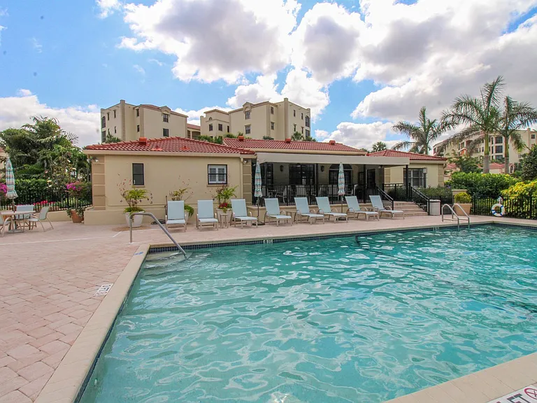 7024 Pelican Bay Blvd #F-504 — Photo 63