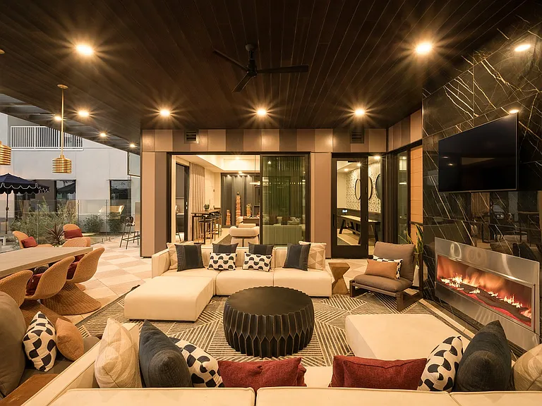 Huxley Scottsdale — Photo 41