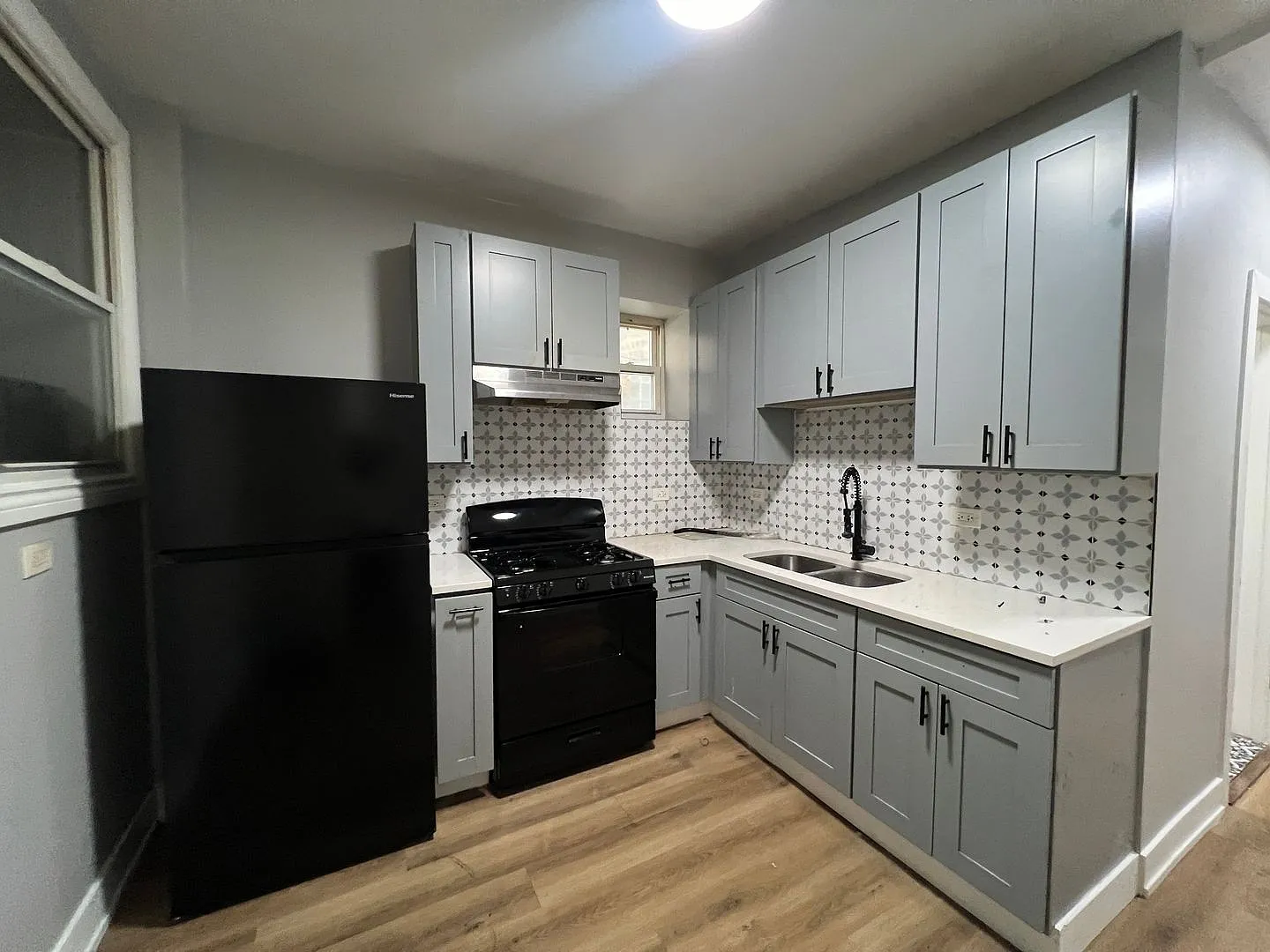 6804 S Champlain Ave, Chicago, IL 60637 — Photo 2