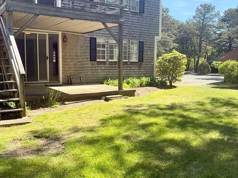 Grosbeak Gardens — Photo 17