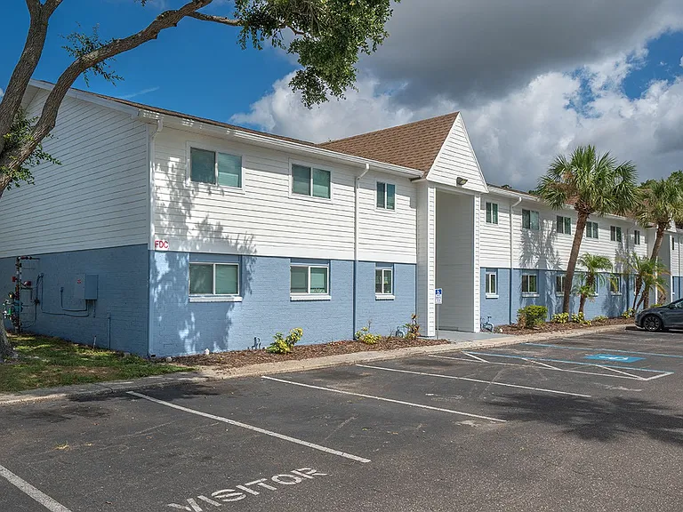 Captiva Club Apartments — Photo 31