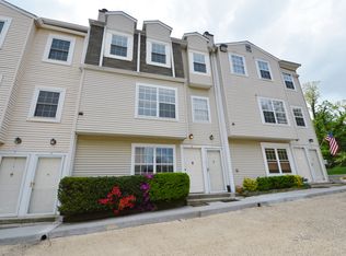 2135 N Taylor St #B, Arlington, VA 22207