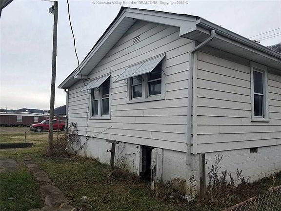 4th image of 4929 Midland Dr