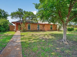 120 Running Brook Ln, Mesquite, TX 75149