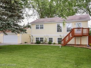 2608 Baldwin Rd, McHenry, IL 60050