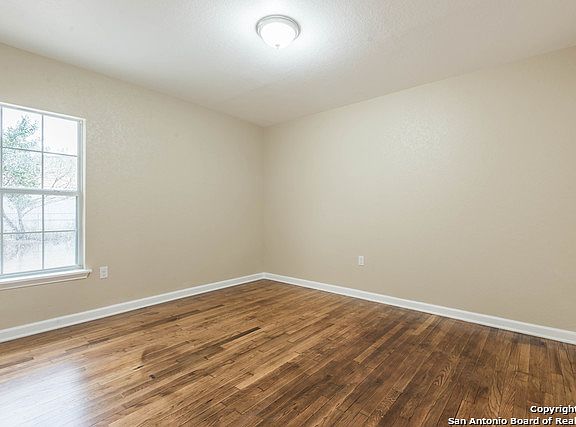 5th image of 327 La Manda Blvd