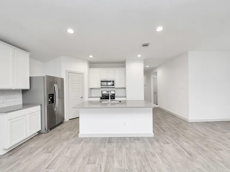 7803 Golden Rubia Ln — Photo 35