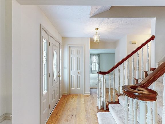 4th image of 32925 Aspen Glen Dr
