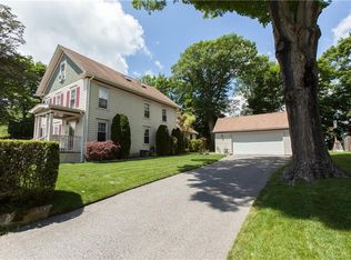 4 Brookdale Ave, Cranston, RI 02921