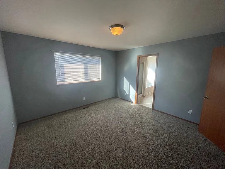 155 NE Melrose Dr — Photo 6