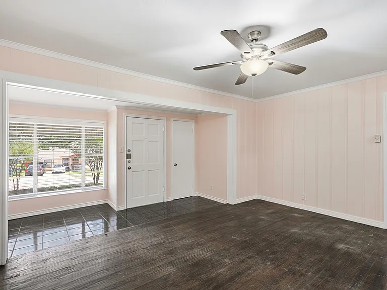 207 N Hartsdale Ave — Photo 5