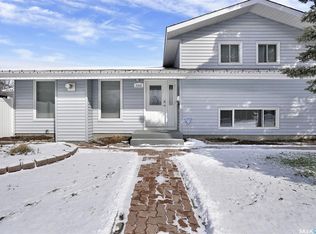 3202 9th AVENUE N, Regina, SK S4R 8C9