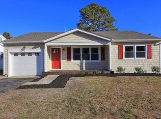 12 Fairfield Rd, Toms River, NJ 08757