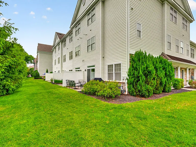 58 Elston Ct — Photo 45