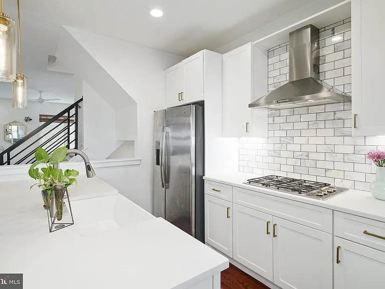 159 E Allen St #1 — Photo 22