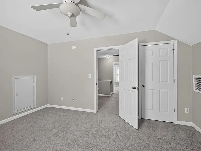 160 Hutson Ln — Photo 21