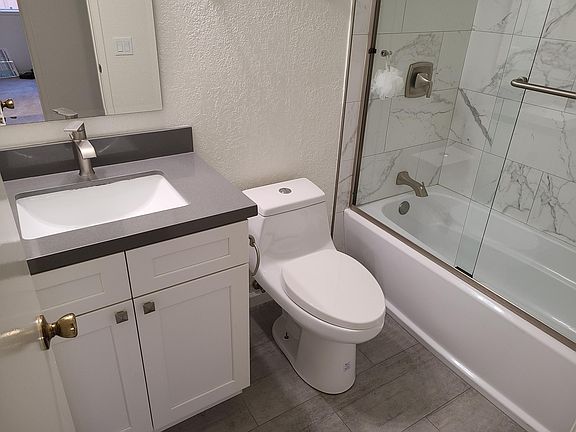 3rd image of 12409 Ashworth Pl