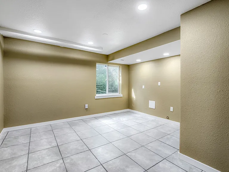 4177 Charleston Dr — Photo 11