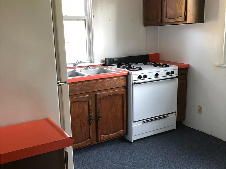 501 S University Ave — Photo 7