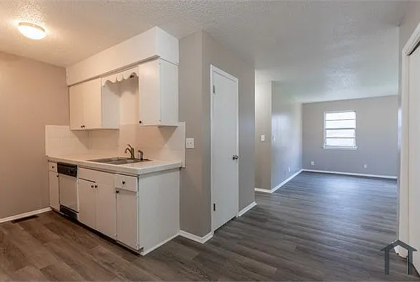6309 S Owasso Ave — Photo 9