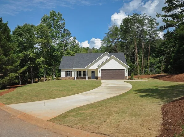 211 Valley Creek Dr, Walhalla, SC 29691