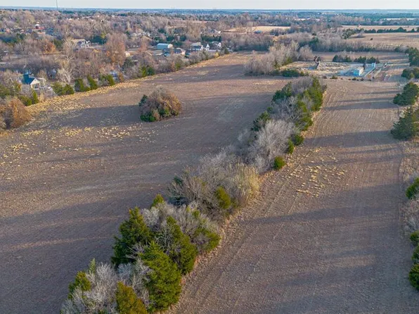 201 S Monocoupe Ln, Mustang, OK 73064