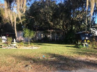 300 S Saint Clair St, Wildwood, FL 34785