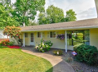 900 NE Camelia Dr, Newberg, OR
